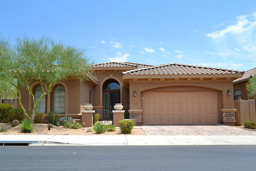 one level house with front garden peoria az